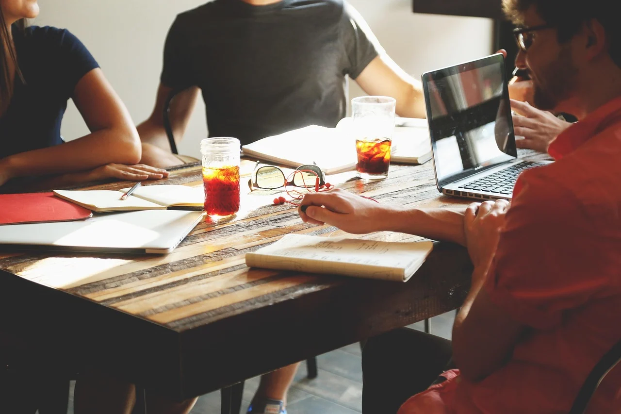 Why Company Background Checks Are Crucial Before B2B Partnerships